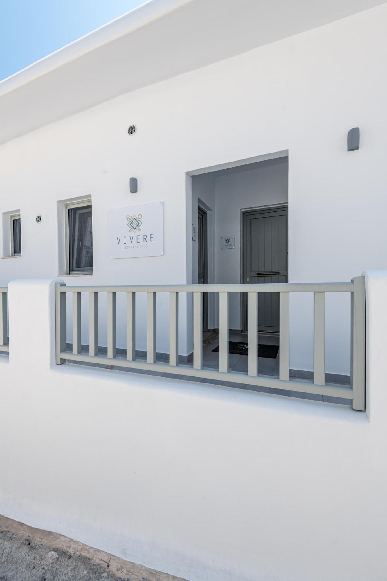 Vivere Luxury Suites Pera Gyalos Exterior photo
